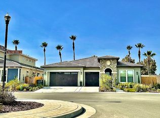 11327 N Via San Toma Dr, Fresno, CA 93730