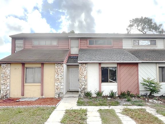 2nd image of 2805 Hunt Club Ln