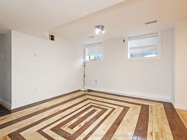 212 Glebemount Ave #LOWER — Photo 16