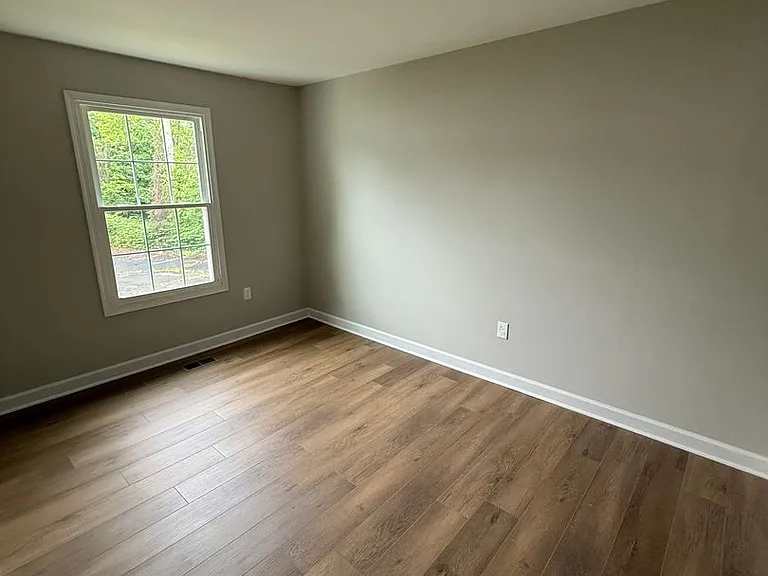 5853 Suitland Rd — Photo 18