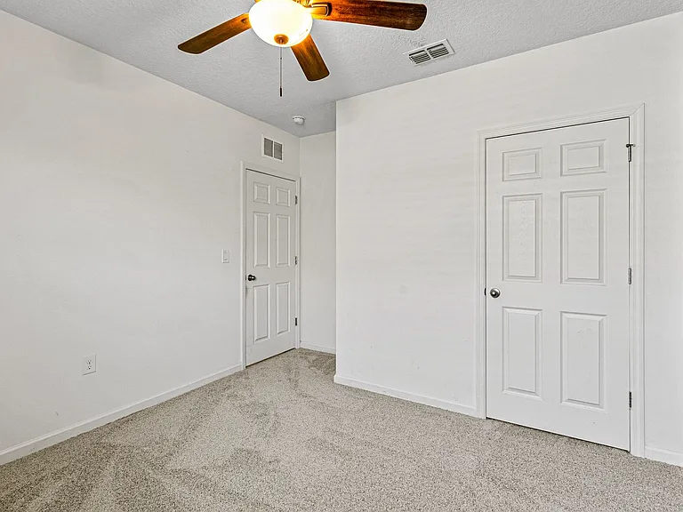 465 Sorrento Dr — Photo 25