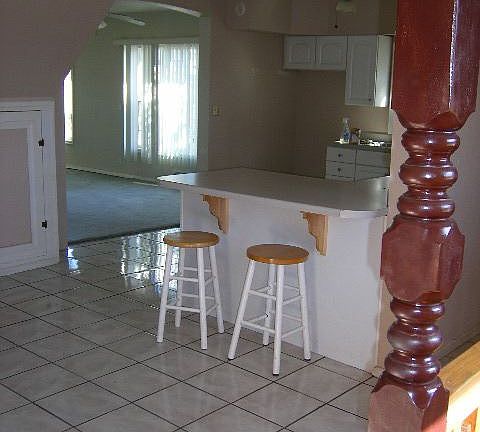 3rd image of 818 Carlsonia Rd