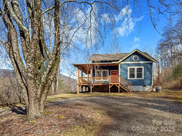 169 Davis Creek Rd, Candler, NC 28715