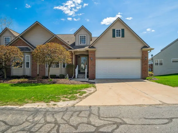 2615 Kerria Dr, Howell, MI 48855
