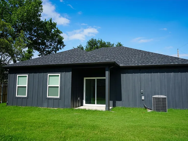 317 Whitestar Ln — Photo 31