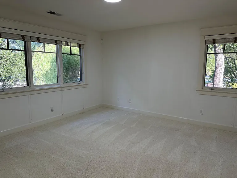 370 Duluth Cir — Photo 15