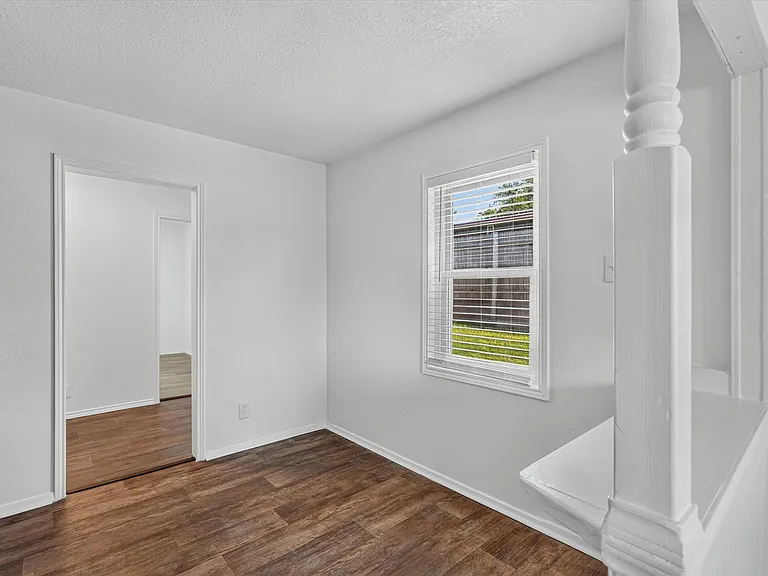 815 Wilson Dr — Photo 8