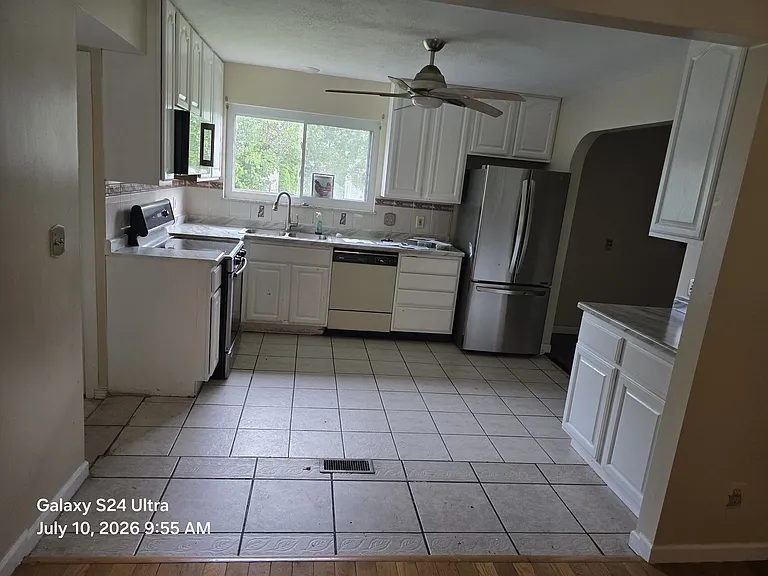 950 Halesworth Dr — Photo 13