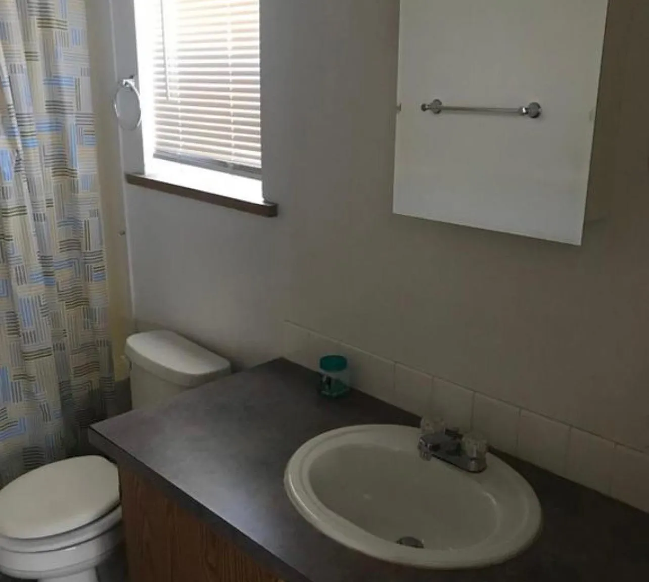 3 bed, 1120 sqft, $1,705 — Photo 4