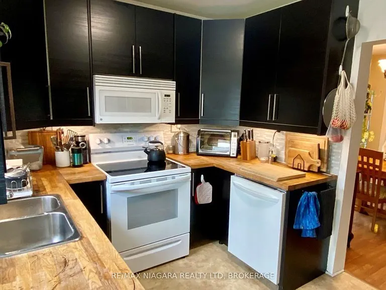 130 Beech St — Photo 16