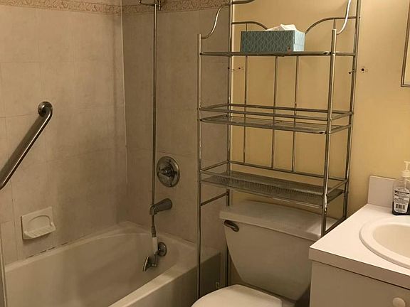 4th image of 197 Essex Dr #1