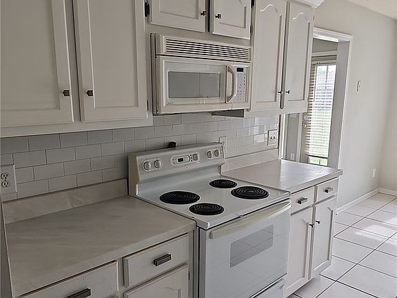 4th image of 10441 Sunnyland Dr