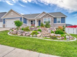 1182 W Zenith Cir, Saratoga Springs, UT 84045