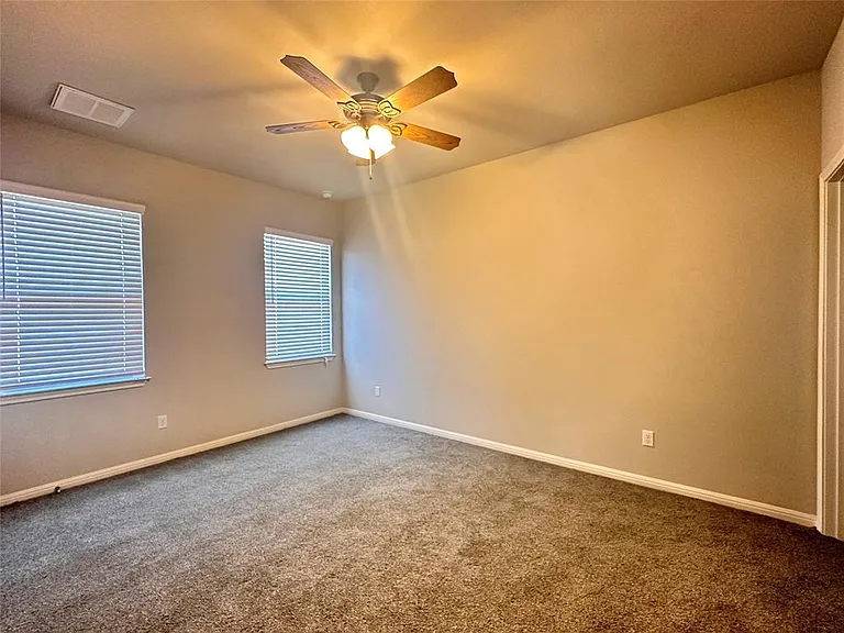 137 Rustic Glen Dr — Photo 11