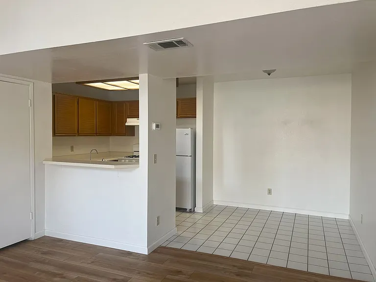 2490 Village Grn — Photo 3