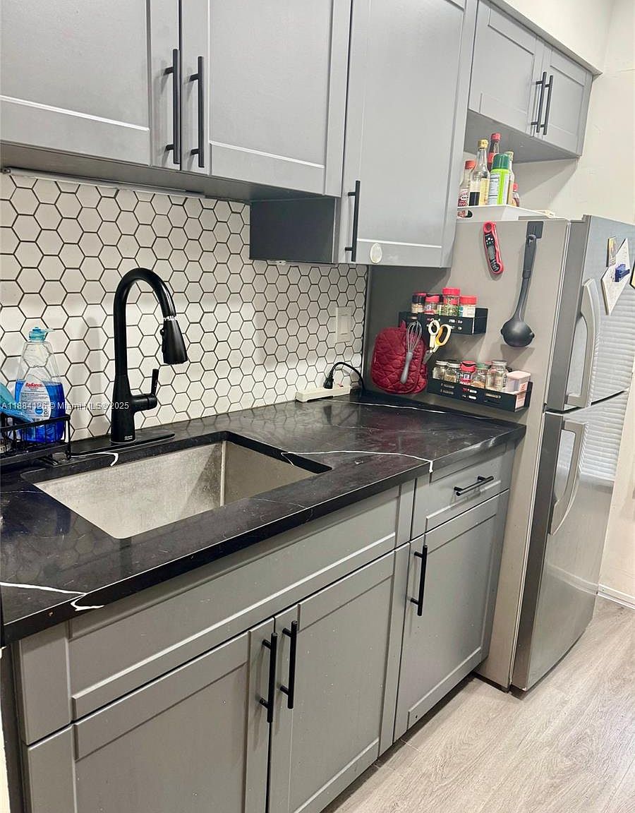 1431 S 14th Ave APT 111