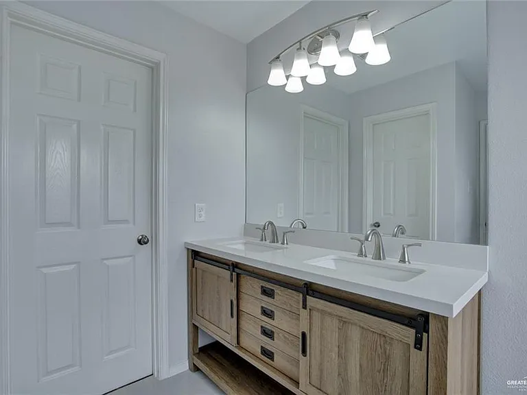 3205 San Fabian St — Photo 24