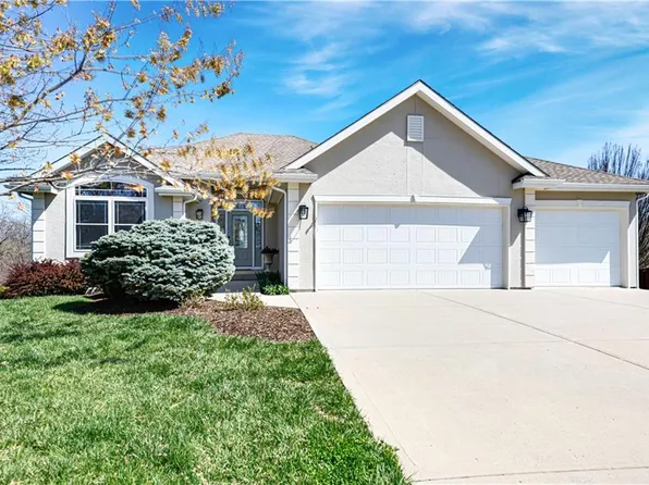 19711 NE 197th Pl, Smithville, MO 64089