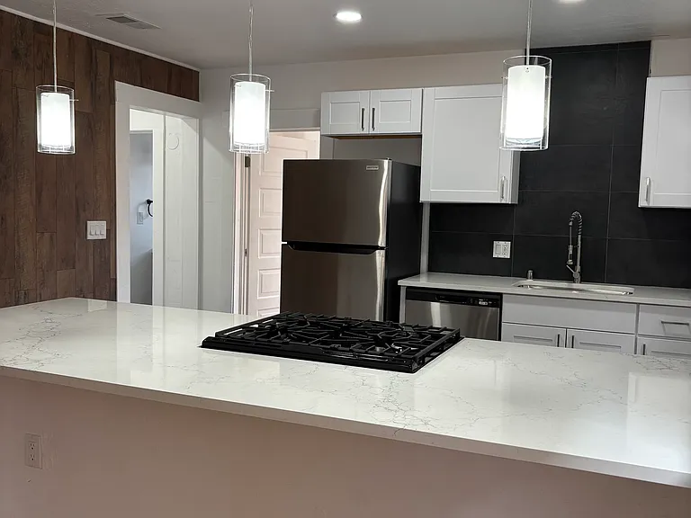 813 Marquette Ave NW #2 — Photo 32