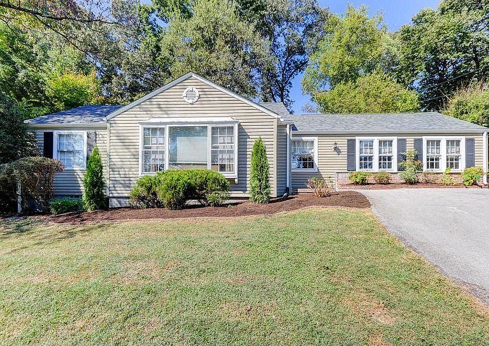 1st image of 452 Circle Hill Dr