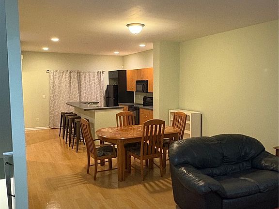 2nd image of 111 Frank St