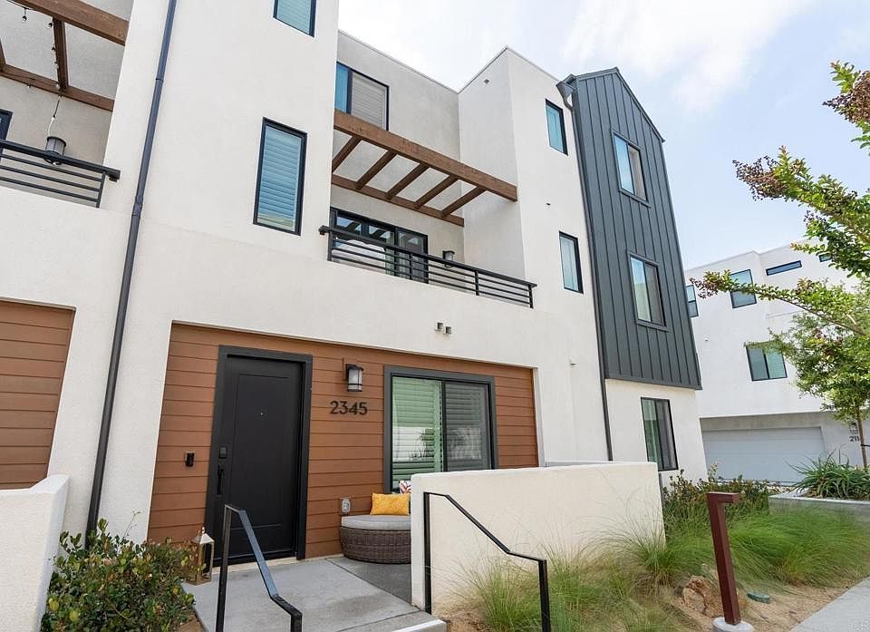 1st image of 2345 Acara Cir