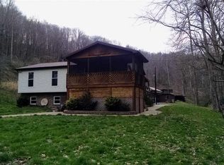102 Deer Trail Dr, Ona, WV 25545