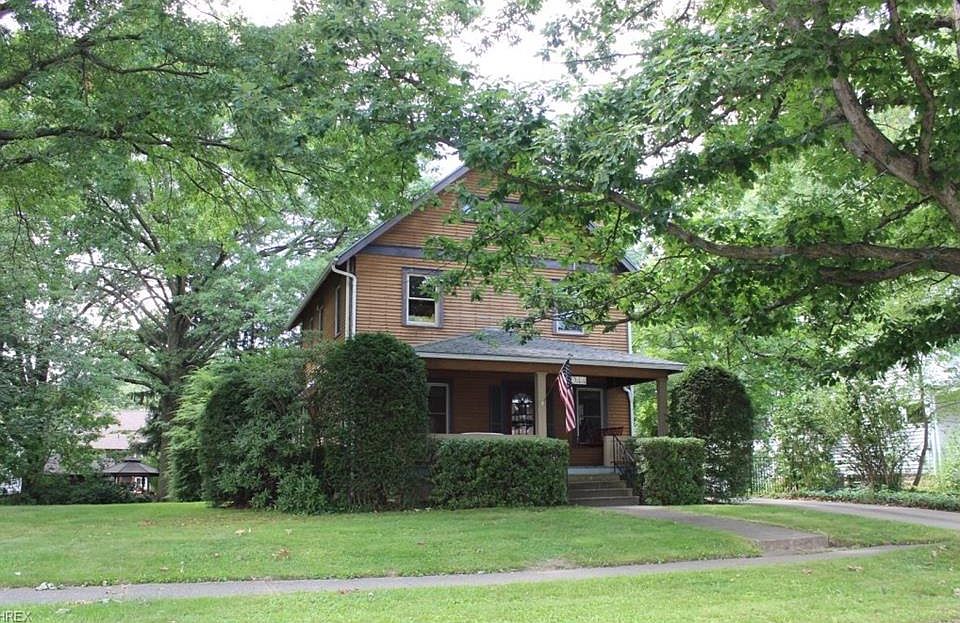 1st image of 2044 6th St