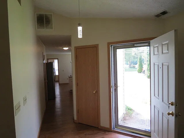 3 bed, 2.0 bath, 1233 sqft, $1,850 — Photo 3