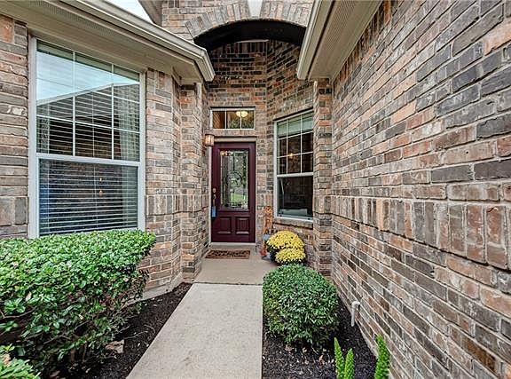 4th image of 15800 Belfin Dr