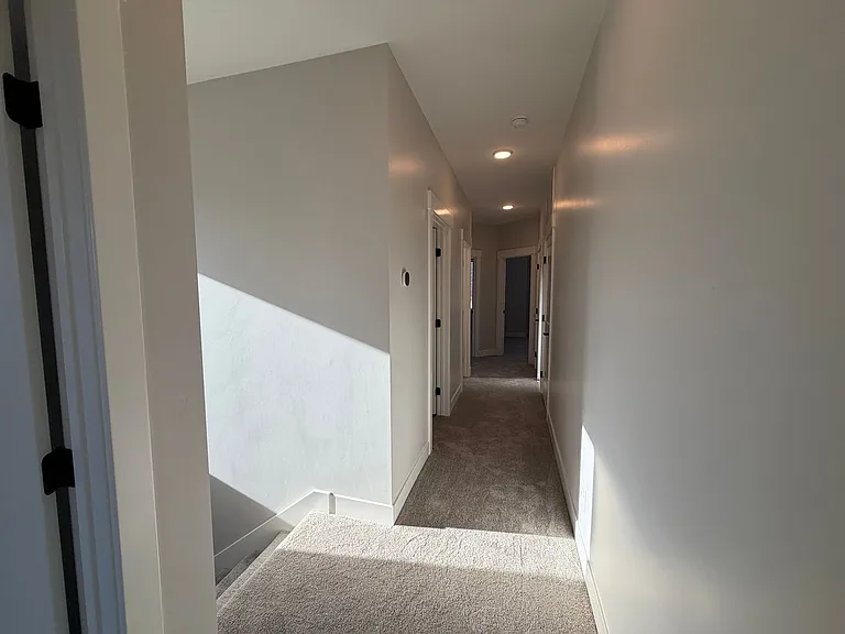 608 E Hemsworth Ln — Photo 17