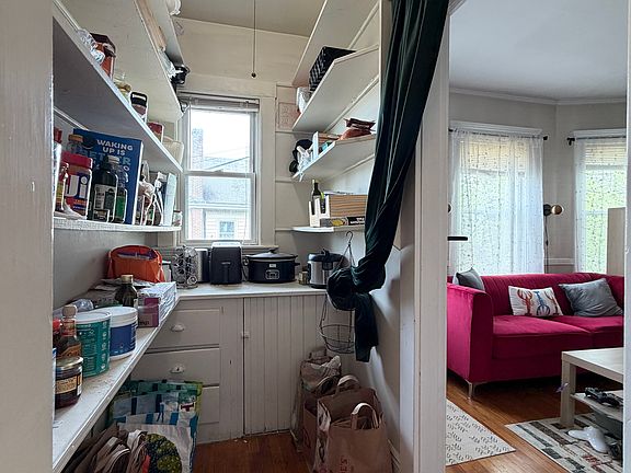 3rd image of 92 Wallingford Rd #2