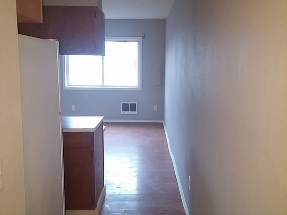 5th image of 604 N 7th Ave #A