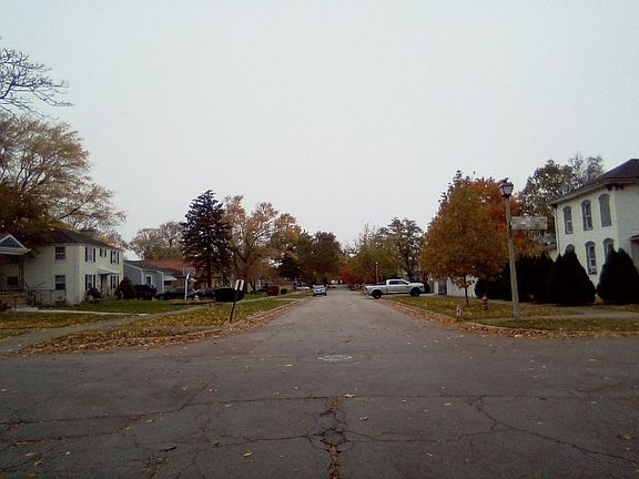 4th image of 819 N 8th Ave