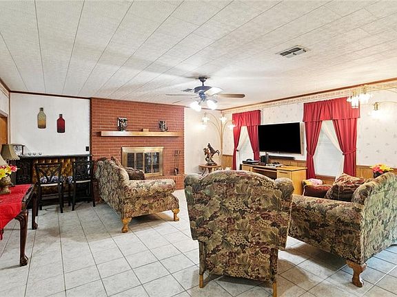 3rd image of 15086 Thompson Rd