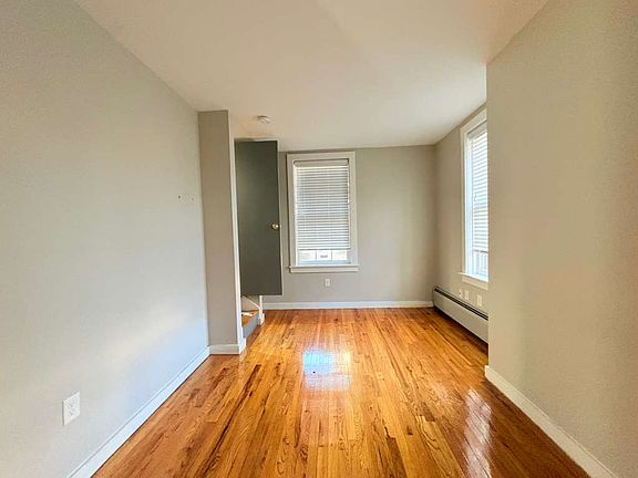 3rd image of 604 Chapel St #H3