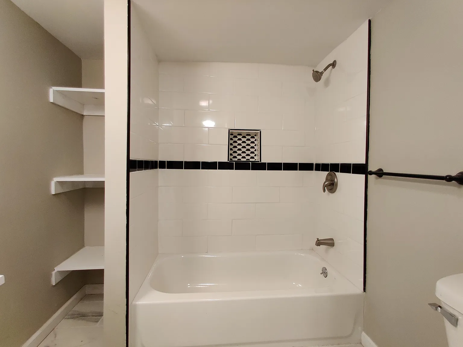 2 bed, 1036 sqft, $950 — Photo 3
