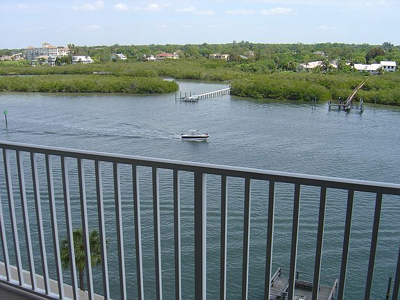 2nd image of 19451 Gulf Blvd APT 709
