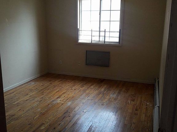 2nd image of 2258A Pacific St APT 3