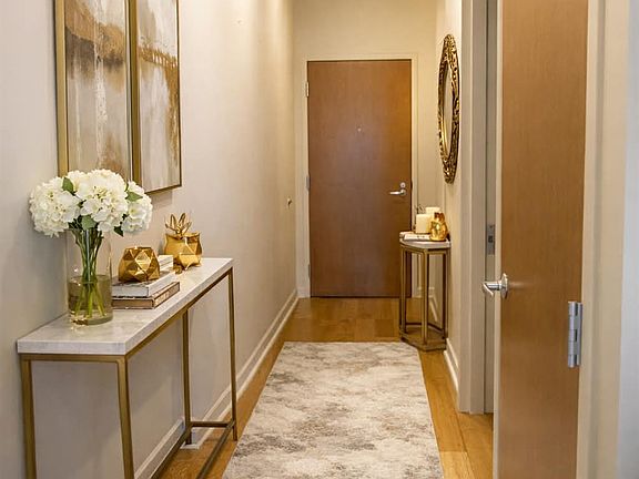 4th image of 401 W Shoreline Dr Unit 314