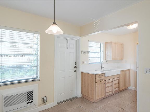 5th image of 5400 Hollywood Blvd APT 6
