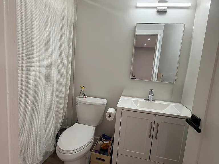 56 Olive Cres — Photo 11