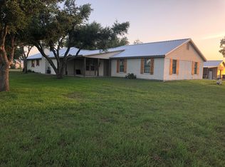 102 Fehner Rd, Woodsboro, TX 78393