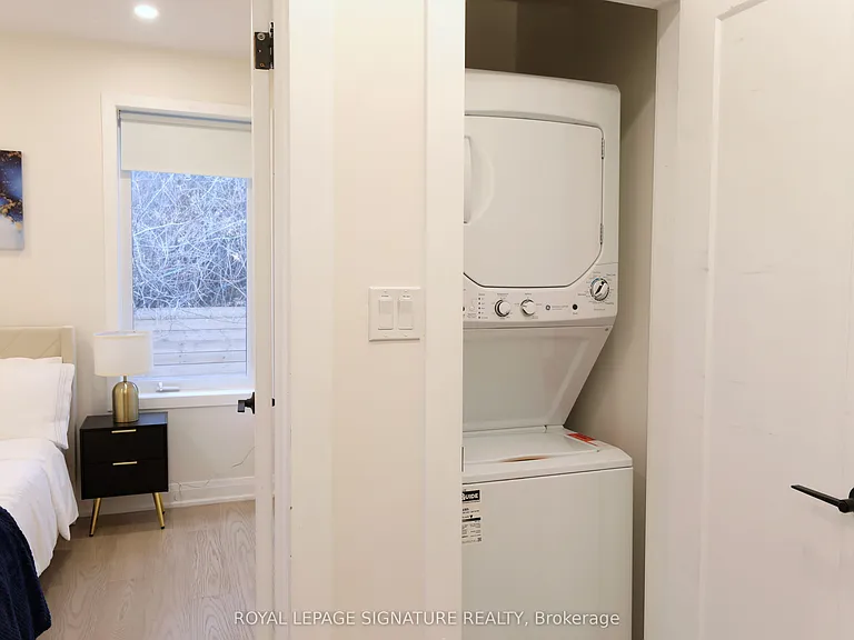 36 Tennis Cres #UPPER — Photo 11