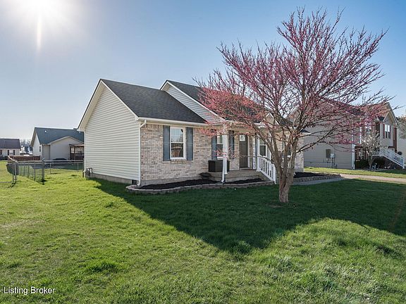 3rd image of 476 Lakes Of Dogwood Blvd