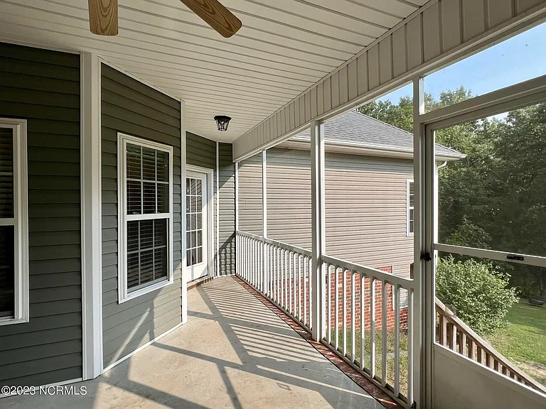 206 Sandy Springs Rd — Photo 43
