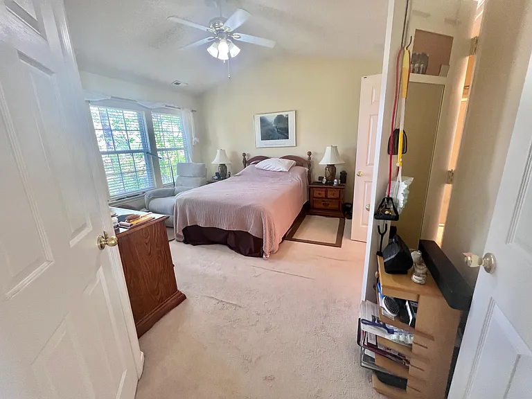 Master Bedroom - pic 1
