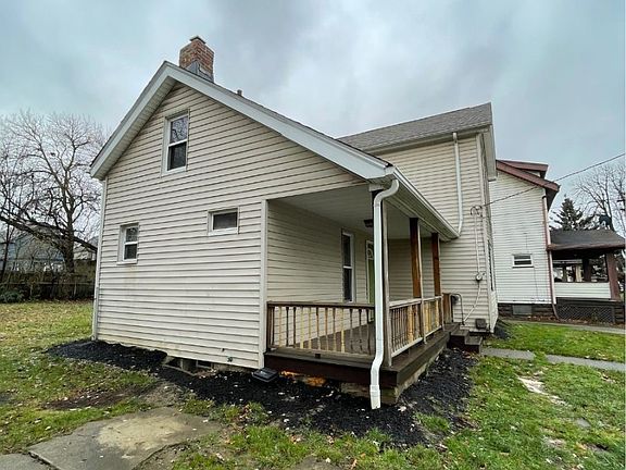 4th image of 9002 Tioga Ave