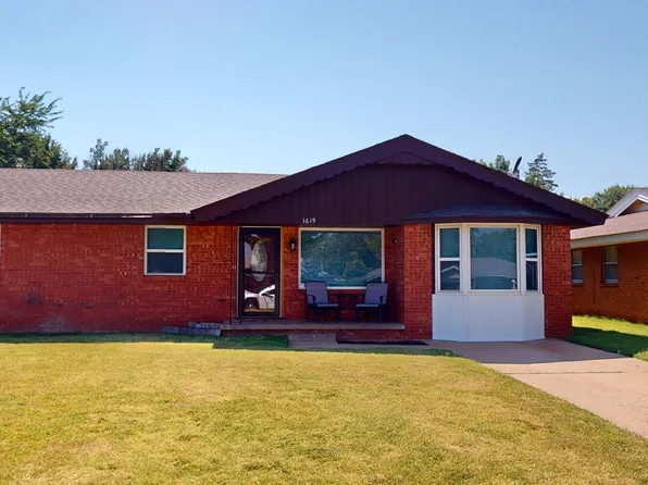 1619 21st St, Woodward, OK 73801