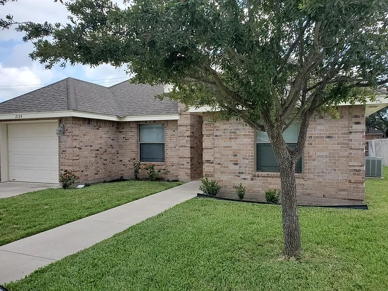 2124 Treasure Oaks Dr — Photo 1